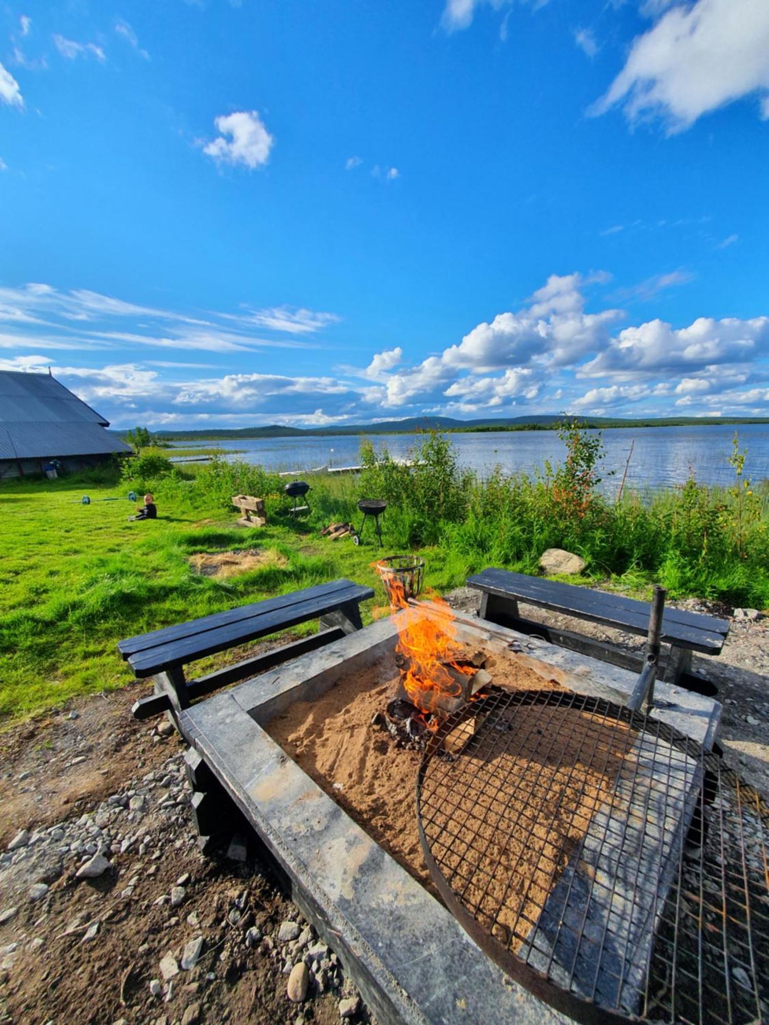 Camp Caroli Wooden Cabins Юккас'ярві Екстер'єр фото
