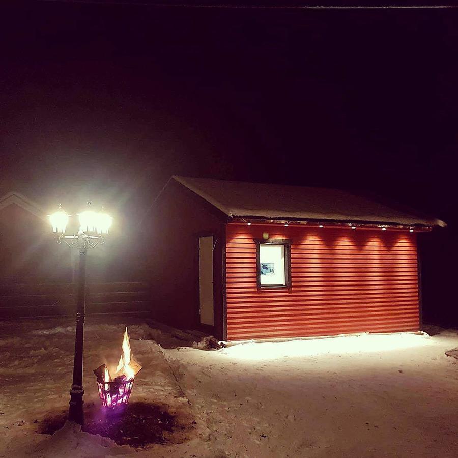 Camp Caroli Wooden Cabins Юккас'ярві Екстер'єр фото