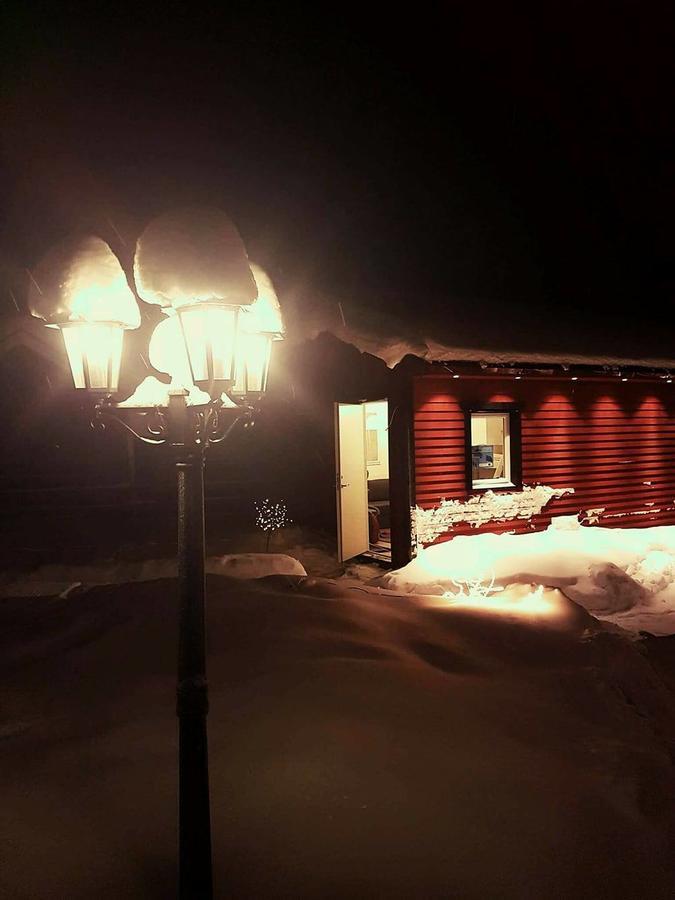 Camp Caroli Wooden Cabins Юккас'ярві Екстер'єр фото